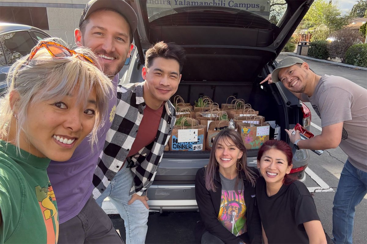 Founders Moonlynn Tsai (left) and Yin Chang (bottom right) with volunteers in Los Angeles, where Heart of Dinner has delivered more than 300 care packages to elders after the devastating wildfires. (Photo courtesy of Dinner)